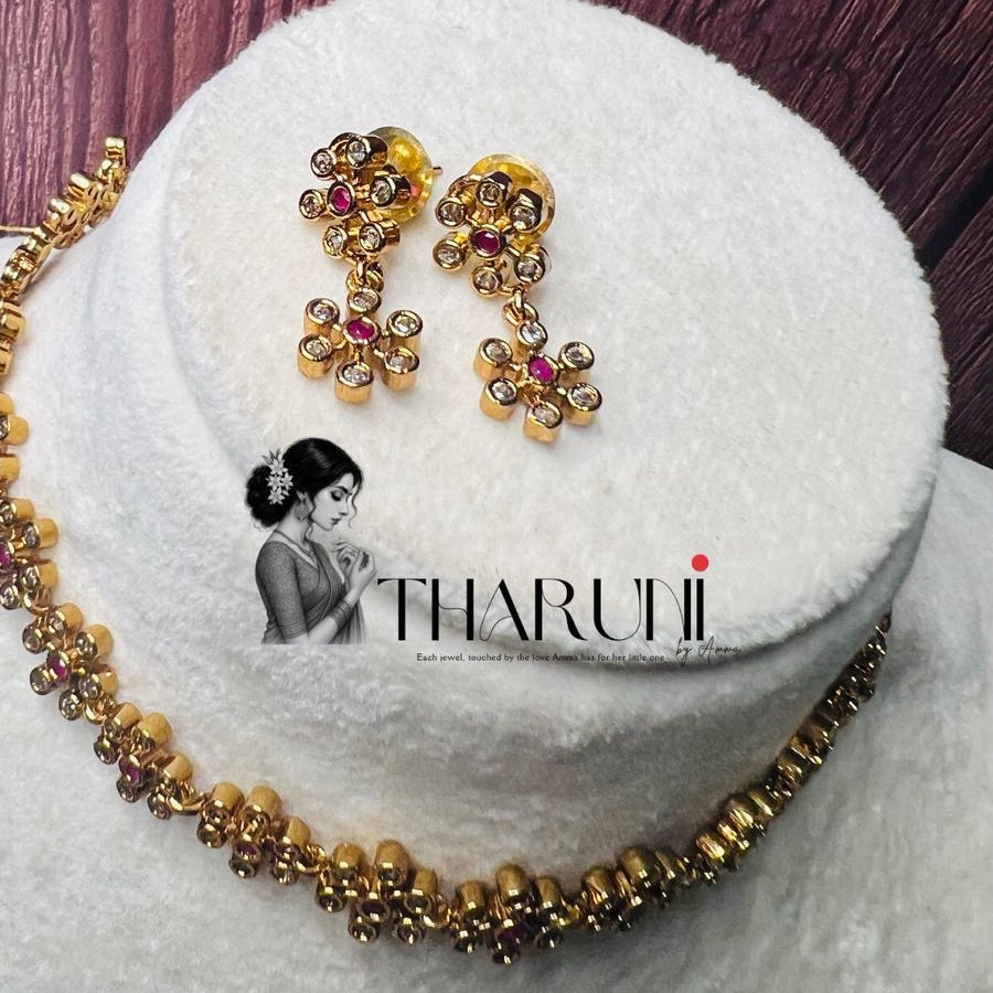 Thulika Floral Neckpiece