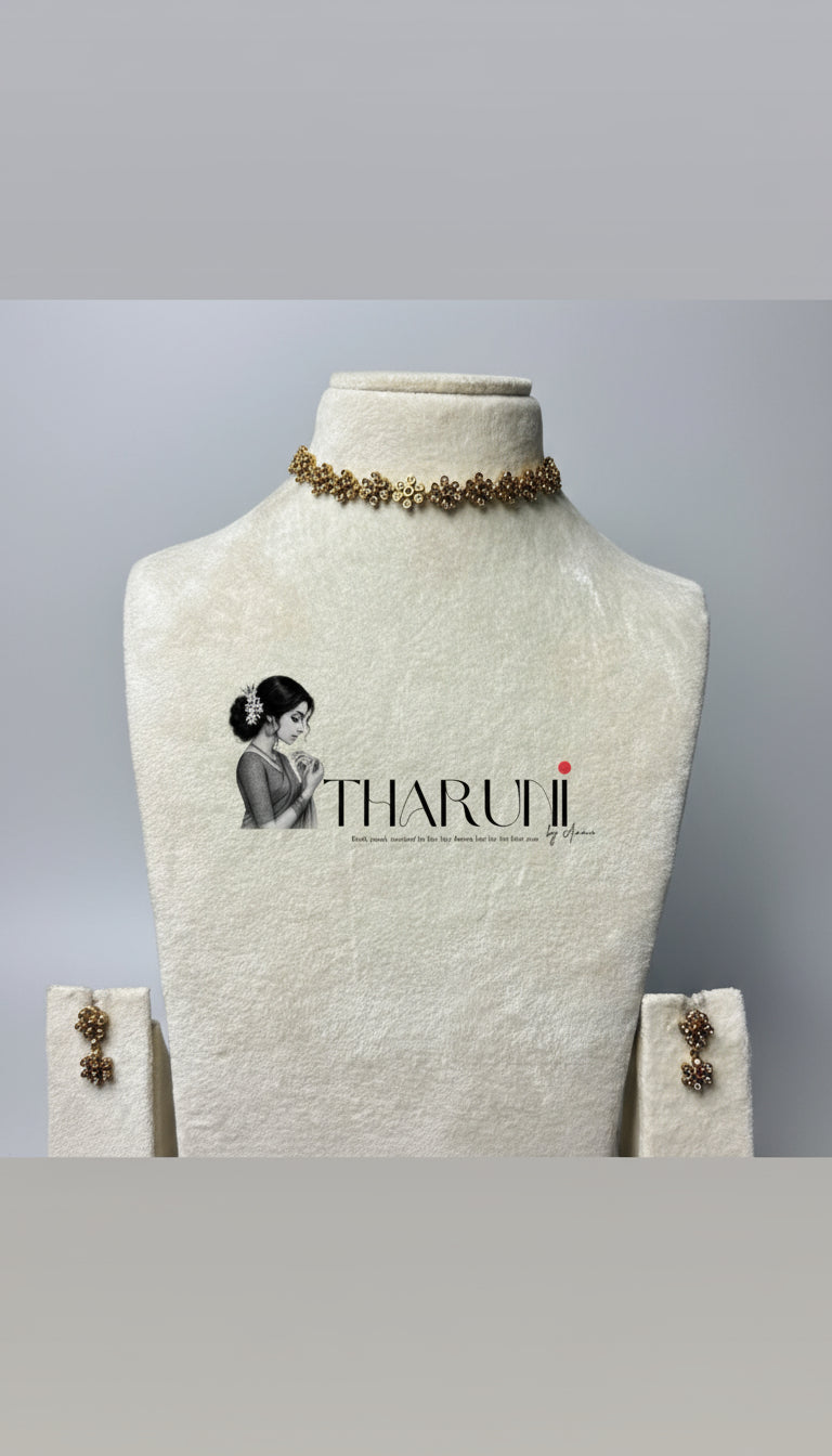 Thulika Floral Neckpiece