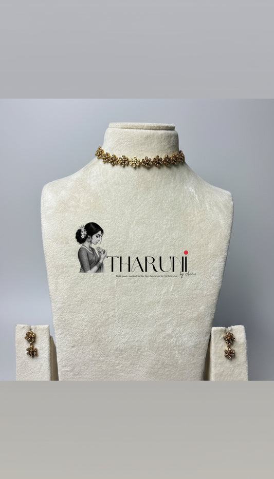Thulika Floral Neckpiece