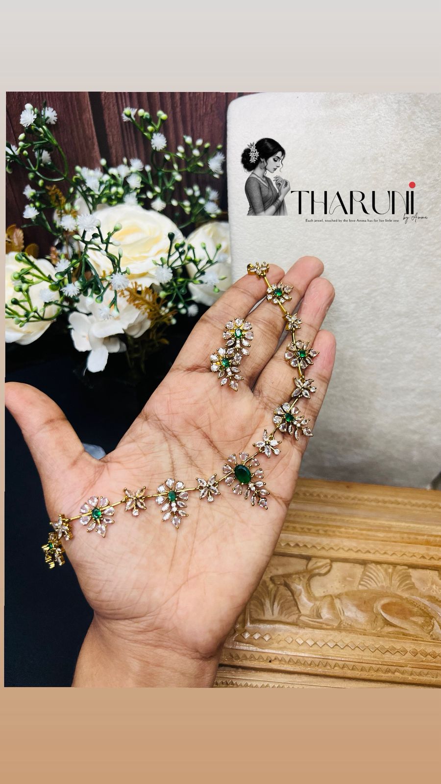 Vajra Fern Emerald Neckpiece